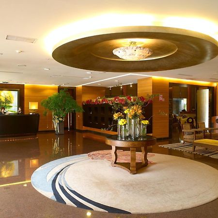 King'S Town Hotel Каосюн Екстериор снимка