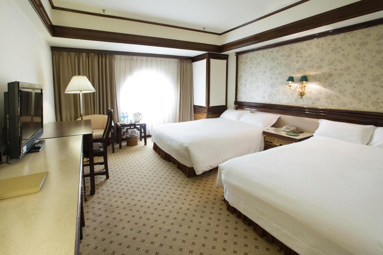 King'S Town Hotel Каосюн Екстериор снимка