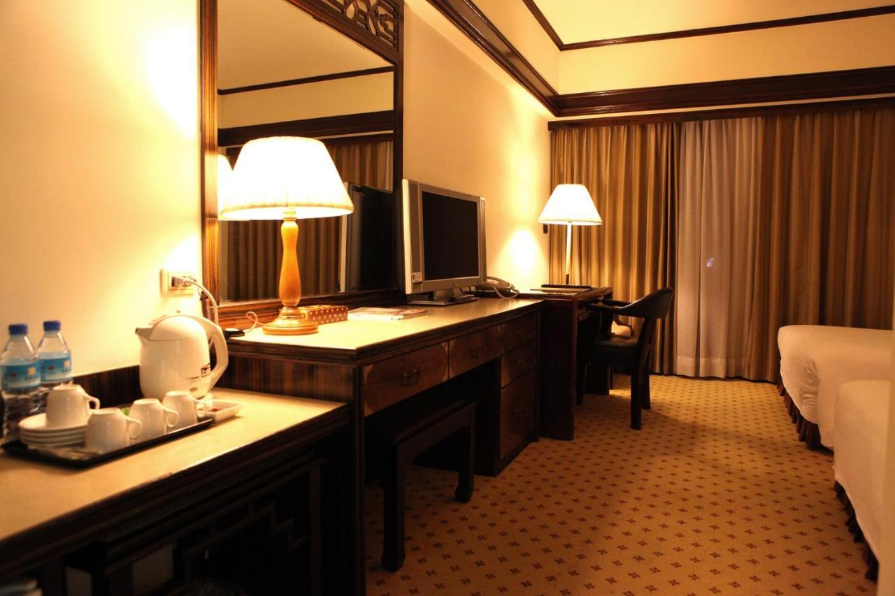 King'S Town Hotel Каосюн Екстериор снимка