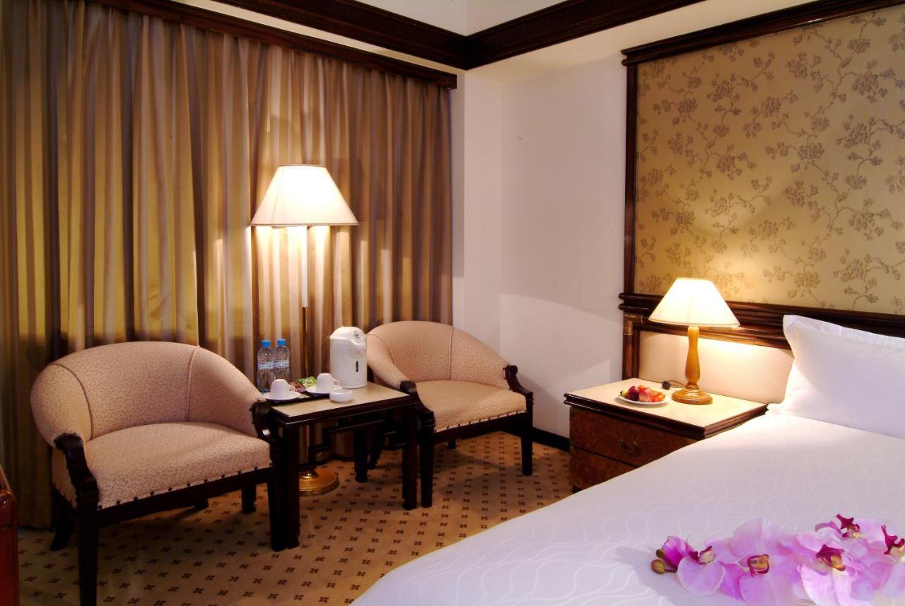 King'S Town Hotel Каосюн Екстериор снимка