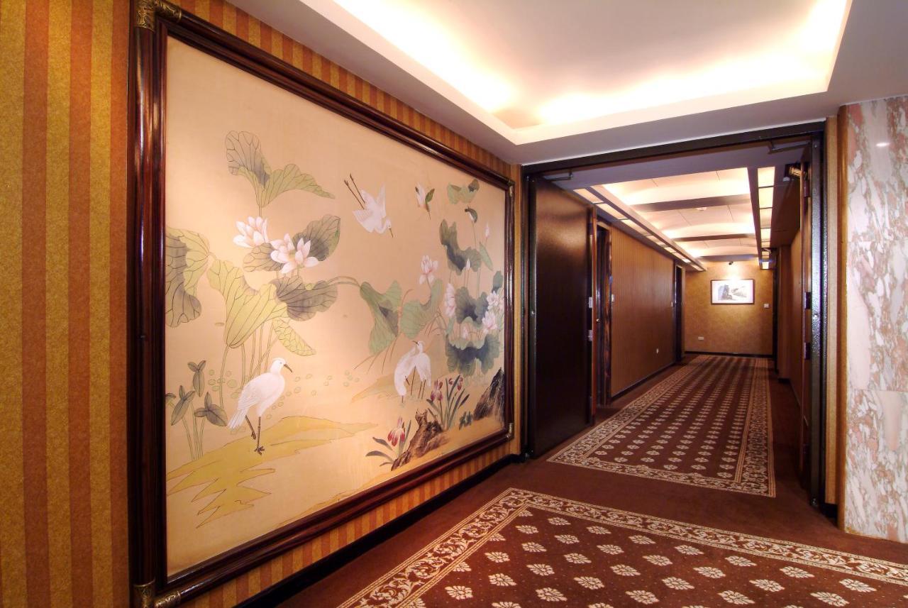 King'S Town Hotel Каосюн Екстериор снимка