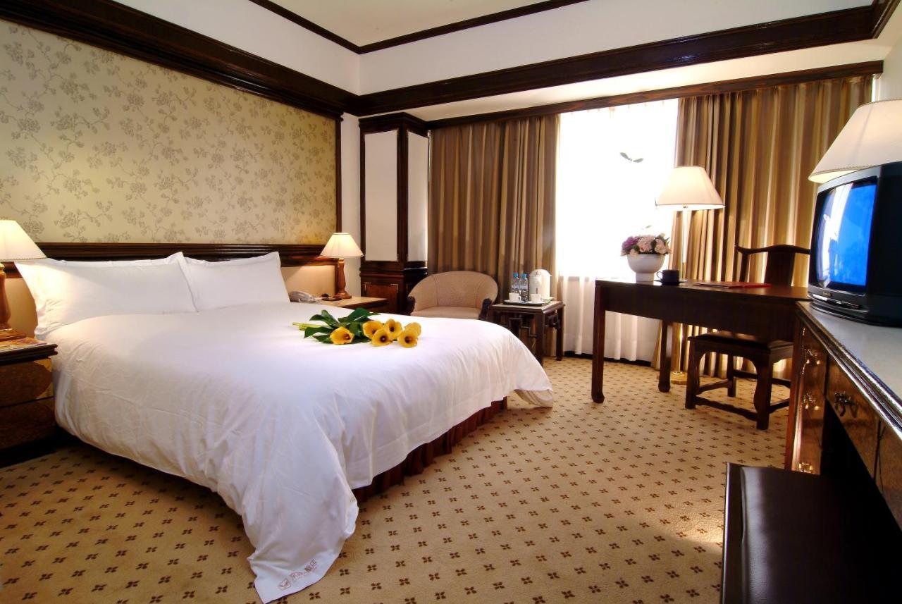 King'S Town Hotel Каосюн Екстериор снимка