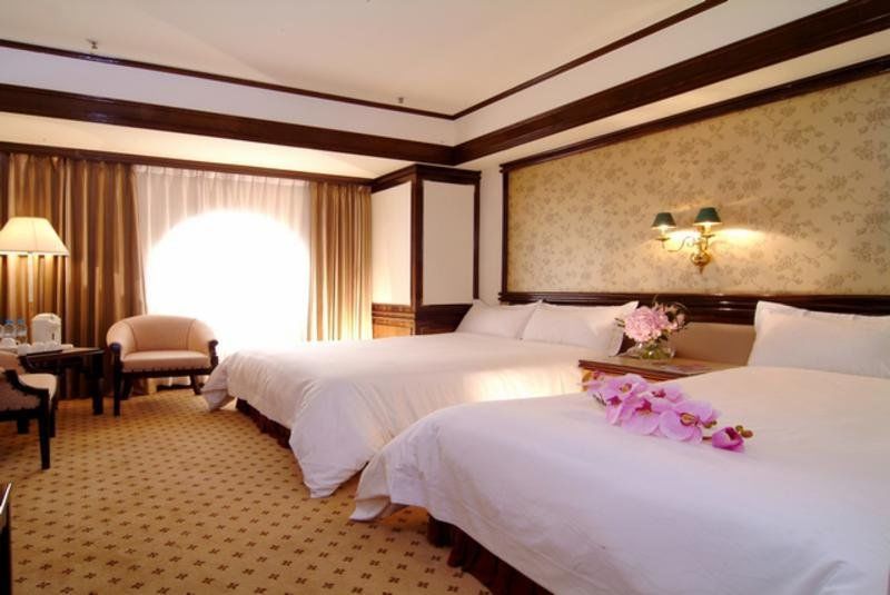 King'S Town Hotel Каосюн Екстериор снимка