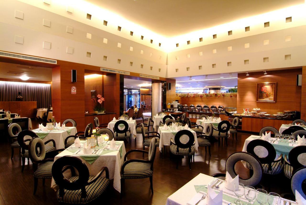 King'S Town Hotel Каосюн Екстериор снимка